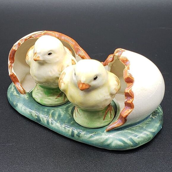 Ceramic Hatched Twin Chicks Single Egg Vintage Salt & Pepper Shaker Set - Picture 4 of 16